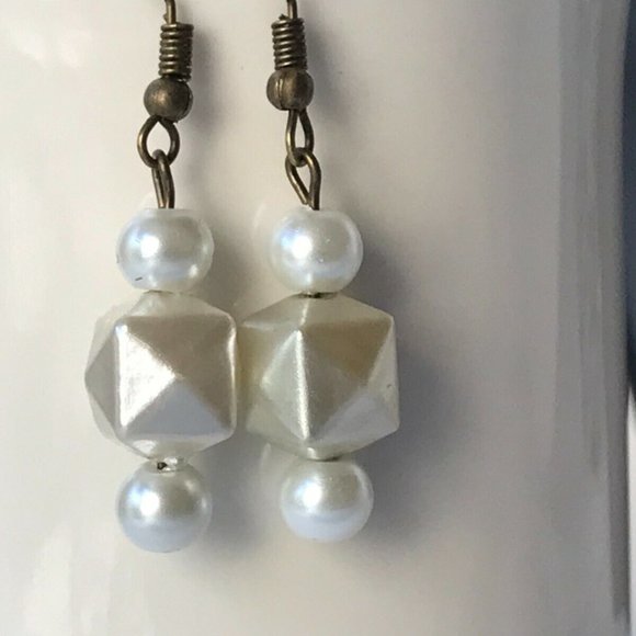 Vintage White Pearl Bead Earrings MCM Upcycled 60's Geometric Beads Bronze Tone - Picture 1 of 8